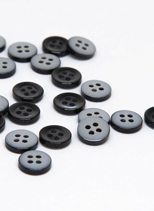 Пуговица пластик 4 прокола d-8мм серая - в интернет-магазине тканей Тессутидея арт. F-4618