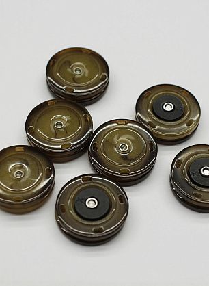 Кнопка пластик d-23мм светло-коричневая - итальянские ткани Тессутидея F-7002