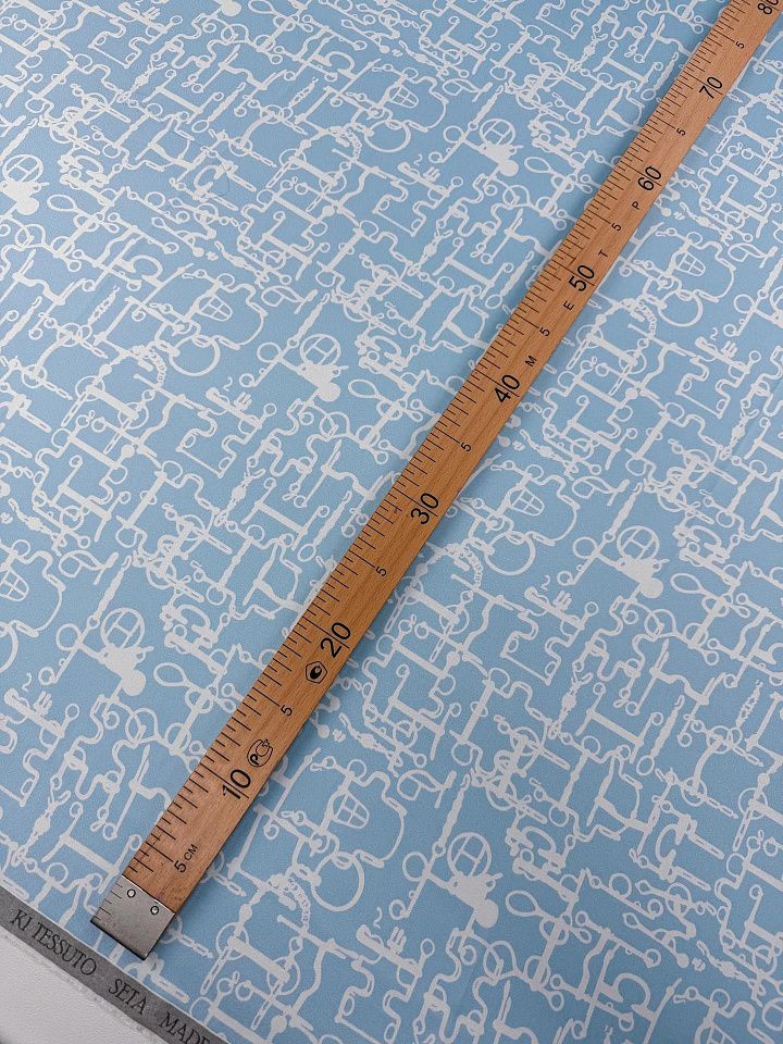 Шелк твил (н) белый рисунок на светло-голубом - итальянские ткани Тессутидея арт. 10-4869