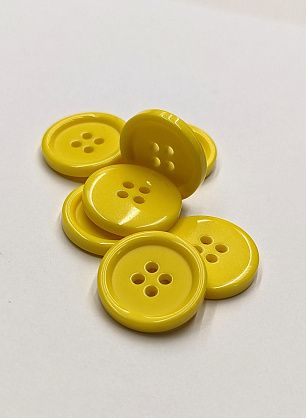 Пуговица костюмная пластик 4 прокола d-20мм желтая - в интернет-магазине тканей Тессутидея арт. F-6071