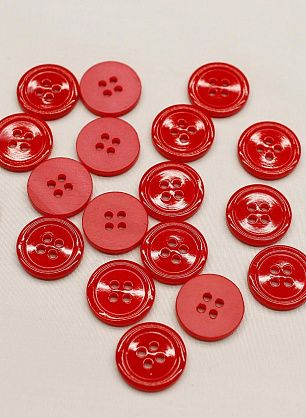 Пуговица ракушка 4 прокола d-15мм красная - в интернет-магазине тканей Тессутидея арт. F-6852
