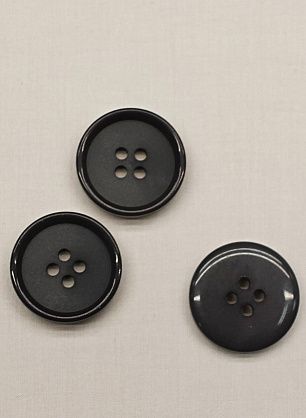 Пуговица пластик 4 прокола d-20мм темно-серая - в интернет-магазине тканей Тессутидея арт. F-6828