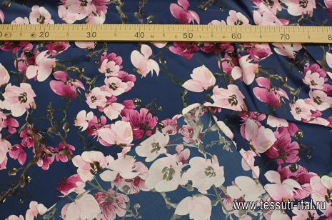 Шелк атлас (н) розовый цветочный рисунок на темно-синем - итальянские ткани Тессутидея арт. 10-3697