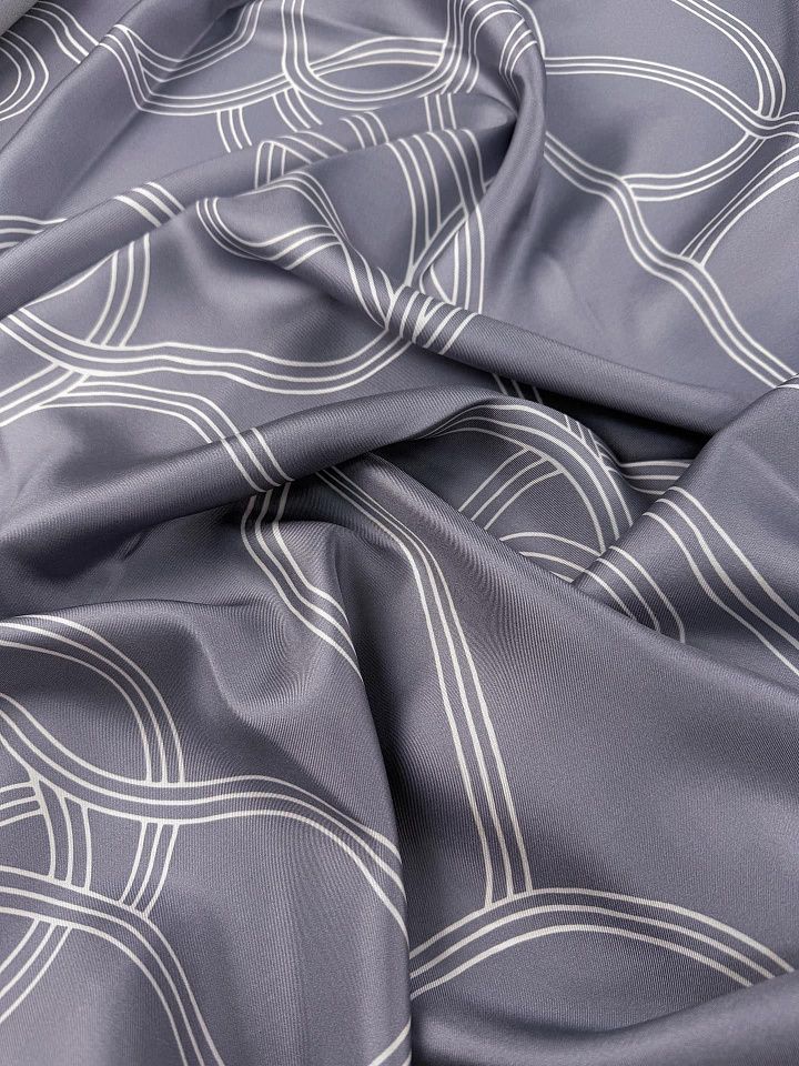Шелк твил (н) белая геометрическая абстракция на серо-голубом - итальянские ткани Тессутидея арт. 10-4874
