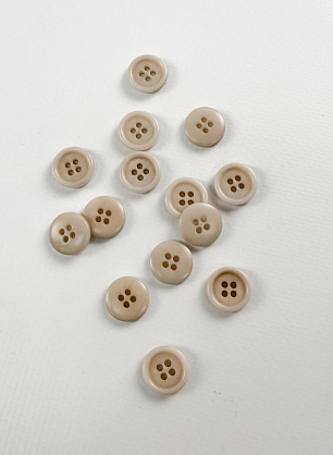 Пуговица пластик 4 прокола d-14мм светло-бежевая Max Mara - итальянские ткани Тессутидея.