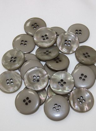 Пуговица пластик 4 прокола перламутр d-30mm  - итальянские ткани Тессутидея.