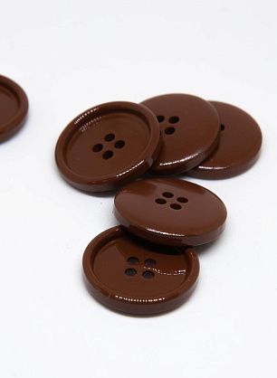 Пуговица пластик 4 прокола d-24мм красно-коричневая - в интернет-магазине тканей Тессутидея арт. F-4746