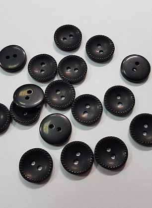 Пуговица пластик 2 прокола d-12мм черная - в интернет-магазине тканей Тессутидея арт. F-5437