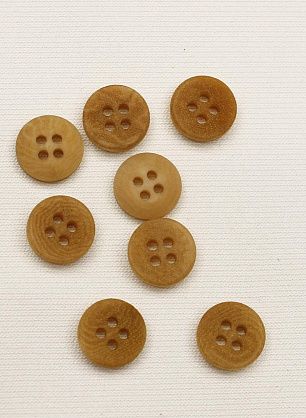 Пуговица пластик 4 прокола d-9мм бежевая - в интернет-магазине тканей Тессутидея арт. F-6562