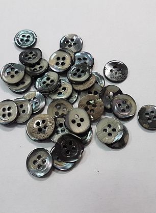 Пуговица ракушка 4 прокола d-12мм серая - в интернет-магазине тканей Тессутидея арт. F-5340