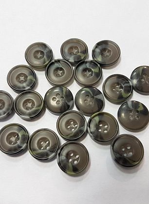 Пуговица пластик 4 прокола d-14мм серая с зелеными прожилками - в интернет-магазине тканей Тессутидея арт. F-4908