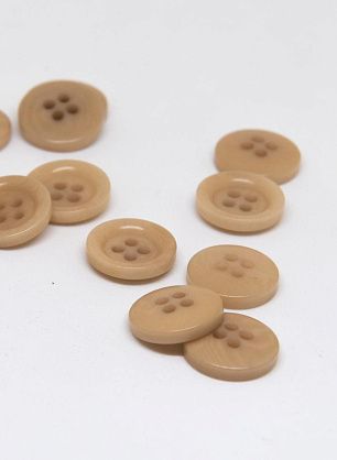 Пуговица пластик 4 прокола d-15мм бежевая - в интернет-магазине тканей Тессутидея арт. F-4654