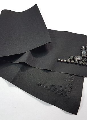 Элемент воротник со стразами черный, белый - в интернет-магазине тканей Тессутидея арт. F-5632