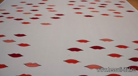 Плательная стрейч купон (0,9м) (н) губы на бежевом - итальянские ткани Тессутидея арт. 04-1239