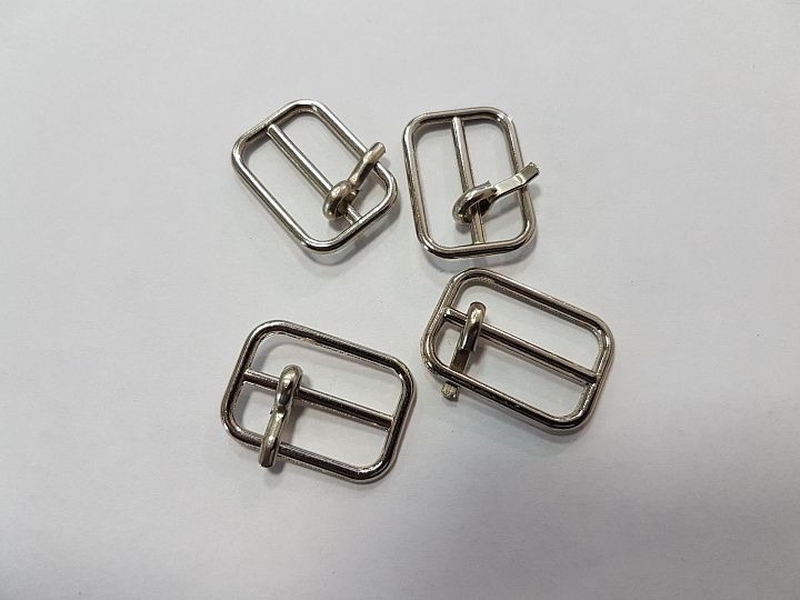Пряжка мелалл серебро ш-2,2см - итальянские ткани Тессутидея арт. F-4886