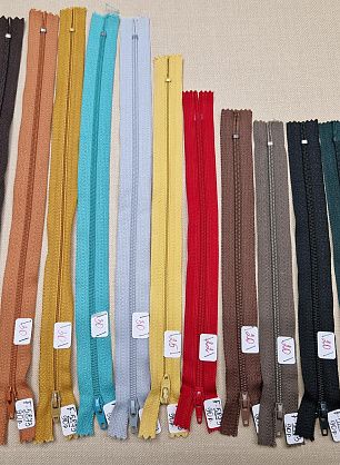 Молния пластик от15 до 35см YKK, RIRI - в интернет-магазине тканей Тессутидея арт. F-5873