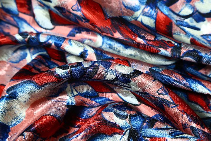 Плательная жаккард (н) сине-красная абстракция на антико - итальянские ткани Тессутидея арт. 03-4253