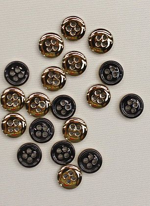 Пуговица пластик 2 прокола d-12мм желтая с ободком - в интернет-магазине тканей Тессутидея арт. F-6564