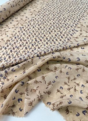 Крепдешин купон (1,3м) (н) цветочный рисунок на бежевом - в интернет-магазине тканей Тессутидея арт. 10-4797