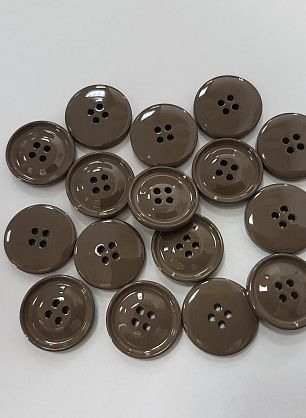Пуговица пластик 4 прокола d-22мм серо-коричневая - в интернет-магазине тканей Тессутидея арт. F-5077
