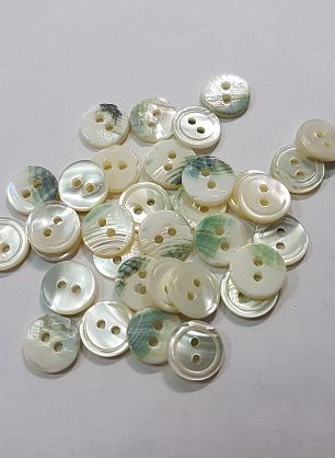 Пуговица ракушка 2 прокола d-11мм белая - в интернет-магазине тканей Тессутидея арт. F-5336