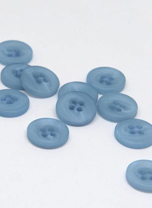 Пуговица пластик 4 прокола d-15мм голубая - в интернет-магазине тканей Тессутидея арт. F-4634