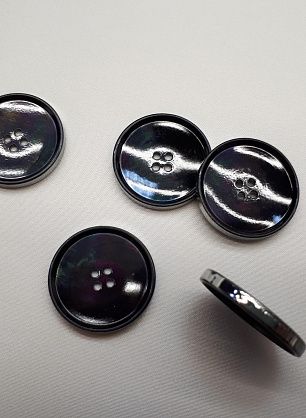 Пуговица перламутр 4 прокола d-24мм черная с серебрянным ободком - в интернет-магазине тканей Тессутидея арт. F-3787