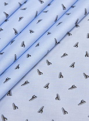 Сорочечная (н) черные кеды на мелкой бело-голубой полоске - в интернет-магазине тканей Тессутидея арт. 01-5680