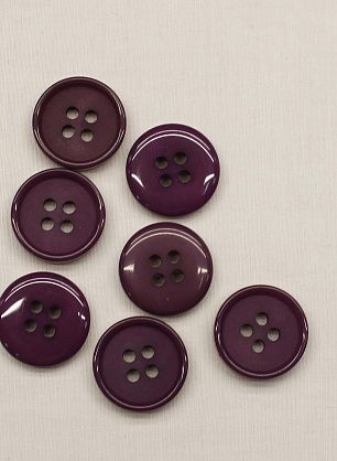 Пуговица пластик 4 прокола d-15мм фиолетовая - в интернет-магазине тканей Тессутидея арт. F-6820