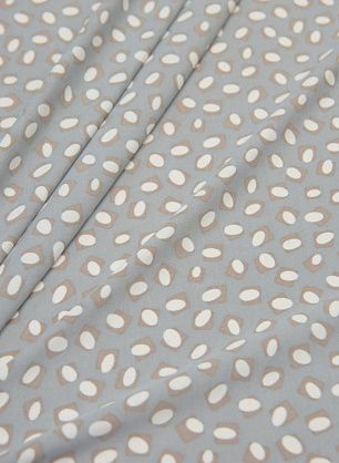 Трикотаж вискоза (н) бело-бежевый геометрический орнамент на сером - в интернет-магазине тканей Тессутидея арт. 14-1655