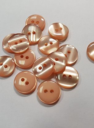 Пуговица пластик 2 прокола d-15мм персиковая перламутровая - в интернет-магазине тканей Тессутидея арт. F-5537