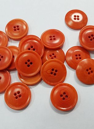 Пуговица пластик 4 прокола d-22мм оранжевая - в интернет-магазине тканей Тессутидея арт. F-5272