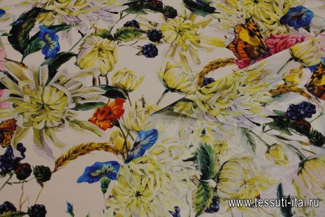 Крепдешин (н) цветы, ягоды и бабочки на белом - итальянские ткани Тессутидея арт. 10-3215