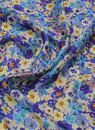 Шелк атлас (н) цветочный рисунок на синем - в интернет-магазине тканей Тессутидея арт. 10-3431