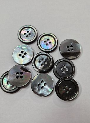 Пуговица ракушка 4 прокола d-20мм серая - в интернет-магазине тканей Тессутидея арт. F-5848