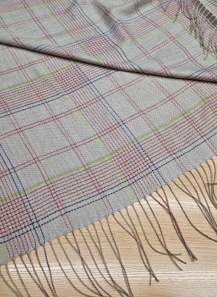 Пашмина купон (2,1м) (н) красно-сине-зеленая клетка на серо-бежевом - в интернет-магазине тканей Тессутидея арт. 17-1007