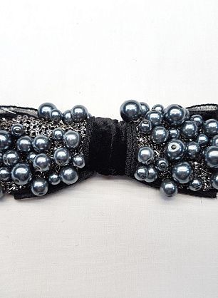 Бант пришивной из бархата с бусинами из жемчуга на металлической сетке - в интернет-магазине тканей Тессутидея арт. F-3532