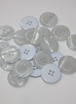 Пуговица 4 прокола перламутр в ассортименте d-24-28mm  - в интернет-магазине тканей Тессутидея арт. F-2525
