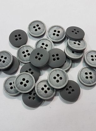 Пуговица пластик 4 прокола d-15мм светло-серая - в интернет-магазине тканей Тессутидея арт. F-5372