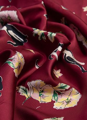 Шелк твил (н) кошки и цветы на бордовом - в интернет-магазине тканей Тессутидея арт. 10-0950