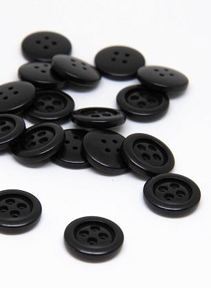 Пуговица пластик 4 прокола d-14мм черная - в интернет-магазине тканей Тессутидея арт. F-4640