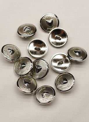 Пуговица металл серебро на ножке d-18мм с сердцем - в интернет-магазине тканей Тессутидея арт. F-6923