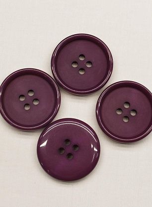 Пуговица пластик 4 прокола d-25мм фиолетовая - в интернет-магазине тканей Тессутидея арт. F-6816