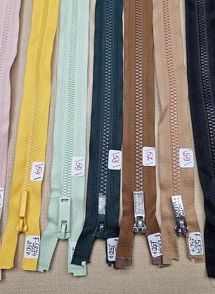 Молния трактор разъемная два замка 50-60см  - в интернет-магазине тканей Тессутидея арт. F-5874