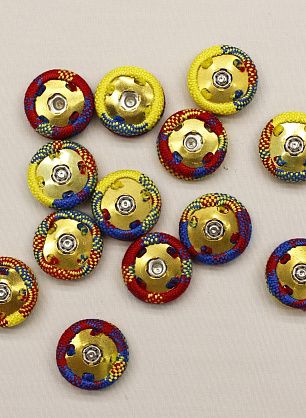Кнопка обтяжная d-17мм желто-красно-голубая - в интернет-магазине тканей Тессутидея арт. F-6880
