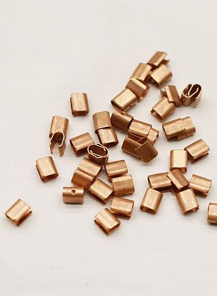 Наконечник для шнура металл платина - в интернет-магазине тканей Тессутидея арт. F-6916