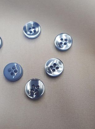 Пуговица пластик 4 прокола d-11мм голубая - в интернет-магазине тканей Тессутидея арт. F-3949