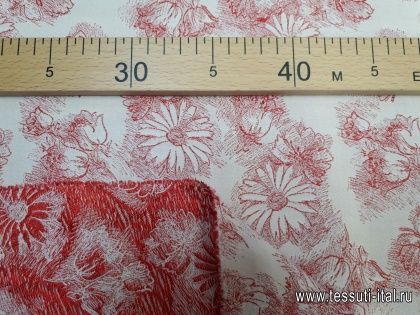 Жаккард (н) красный цветочный орнамент на молочном - итальянские ткани Тессутидея арт. 03-5676