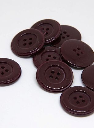 Пуговица пластик 4 прокола d-24мм темно-бордовая - в интернет-магазине тканей Тессутидея арт. F-4695