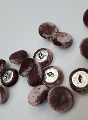 Пуговица бархатная на ножке d-20мм антико - в интернет-магазине тканей Тессутидея арт. F-4176